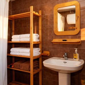 Apartment | Bathroom - Modern Apartment Near the Slopes (Monachil)
