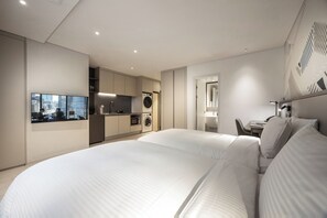 Deluxe Twin Room | Desk, laptop workspace, blackout drapes, bed sheets -  Oakwood Yeouido Park Seoul (Seoul)