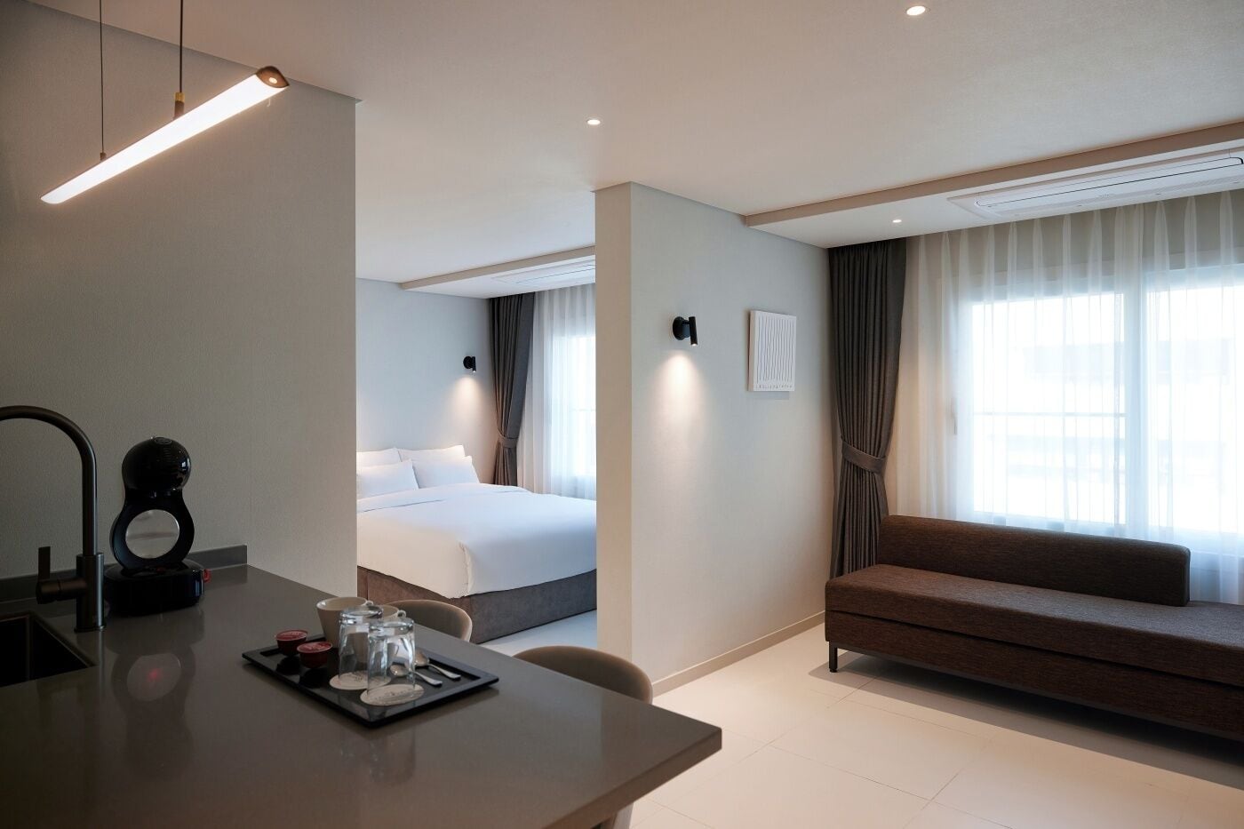 Junior Suite | Bathroom | Shower, hair dryer, bathrobes, slippers