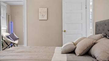 Iron/ironing board, WiFi, bed sheets