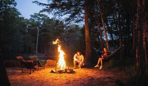 Property grounds - Heart Shaped Jacuzzi in main bedroom overlooking Fox Lake! Free Kayaks & Bikes (Angola)
