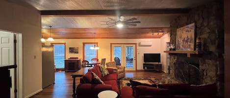 Smart TV, chimenea