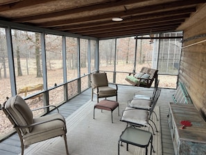 Interior - Gorgeous 2-bedroom cabin located in rural NE Arknasas perfect for getaways. (Paragould)