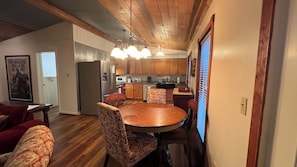 Interior - Gorgeous 2-bedroom cabin located in rural NE Arknasas perfect for getaways. (Paragould)