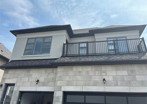 Exterior - Brand New Luxury Modern Above Ground Suite Bond Head Retreat/Peaceful (Bond head)