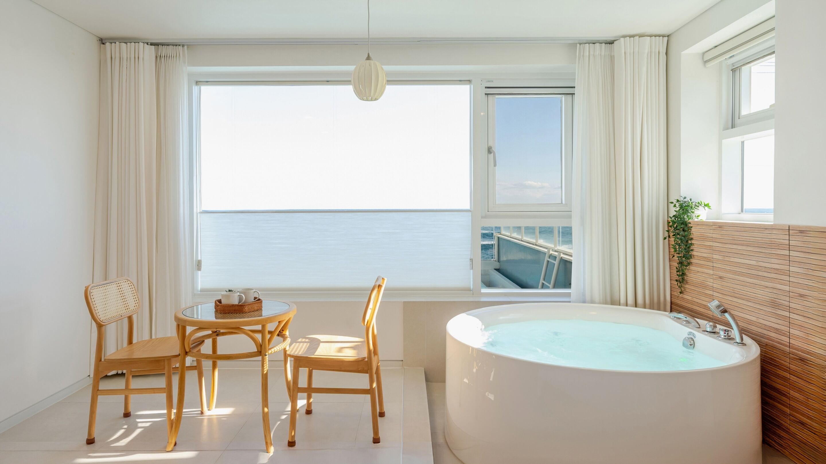 Basic Room, 1 Bedroom (Room 203 (Oceanview/Spa)) | 1 bedroom, free WiFi