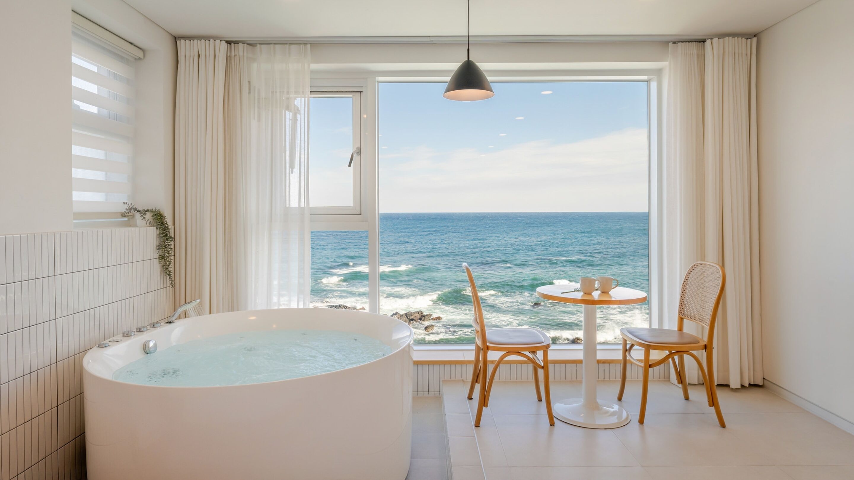 Basic Room, 1 Bedroom (Room 402 (Oceanview/Spa)) | 1 bedroom, free WiFi