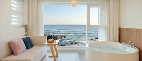 Chambre de base, 1 chambre (Room 302 (Oceanview/Spa)) | 1 chambre, accĂšs au Wi-Fi (inclus)