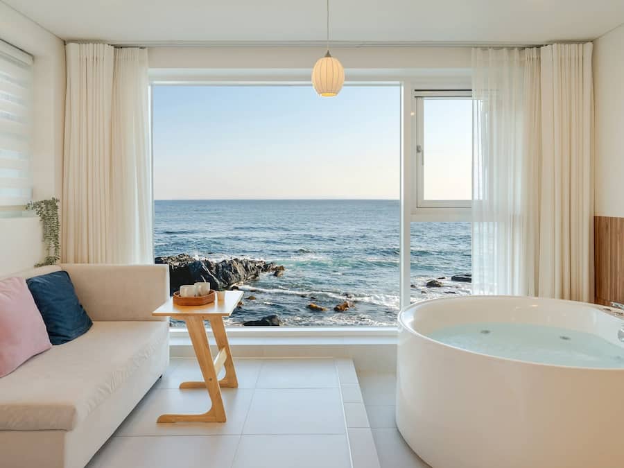 Basic Room, 1 Bedroom (Room 302 (Oceanview/Spa)) | 1 bedroom, free WiFi