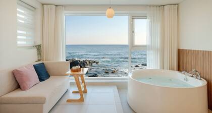Donghae Badadam Ocean View Spa Pension