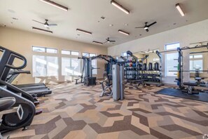 Fitness facility - Cozy & Quiet Home w/ Pool, Gym, W/D WorkerFriendly (Sherman)