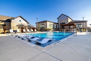 Pool - Modern, A+Location, KINGbed, pool, gym, (Sherman)