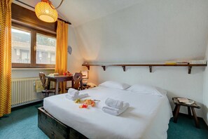 Standard Apartment, Multiple Bedrooms, 2 Bathrooms (Appartamento Il Cardo) | 2 bedrooms, laptop workspace, free WiFi, bed sheets - Appartamento Il Cardo (Sauze d'Oulx)