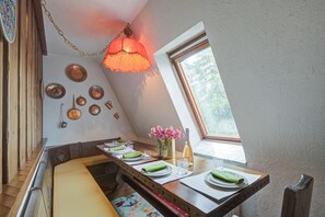 Standard Apartment, Multiple Bedrooms, 2 Bathrooms (Appartamento Il Cardo) | Dining - Appartamento Il Cardo (Sauze d'Oulx)