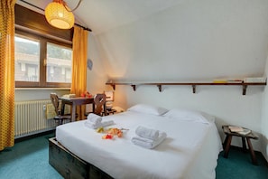 2 bedrooms, laptop workspace, free WiFi, bed sheets - Appartamento Il Cardo (Sauze d'Oulx)