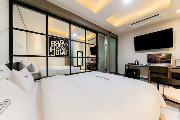 Laptop workspace, free WiFi - HOTEL JUNO (Yongin)