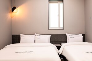 Habitación familiar con 1 cama doble o 2 individuales | Escritorio, espacio para trabajar con un portátil, wifi gratis