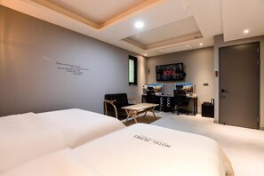 Kannettavalle tietokoneelle sopiva työtila, ilmainen Wi-Fi