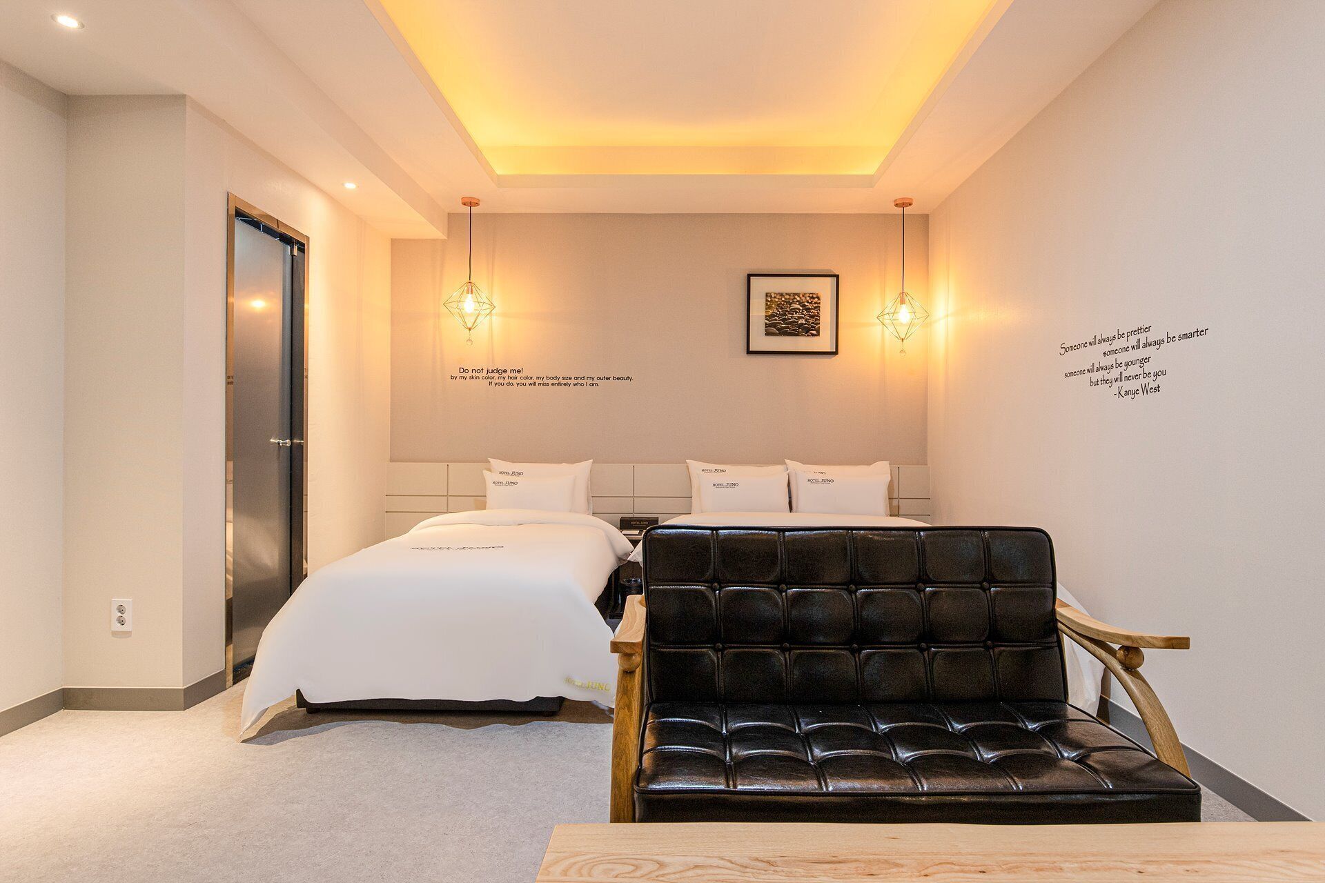 Family Suite | Laptop workspace, free WiFi