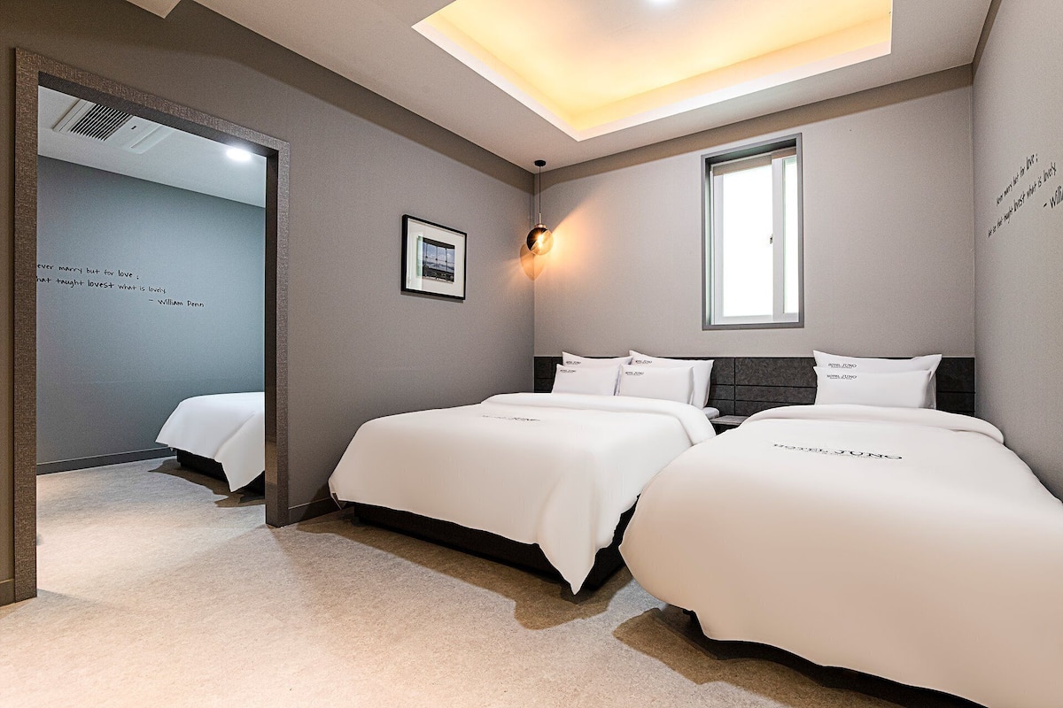 Family Double or Twin Room | Desk, laptop workspace, free WiFi