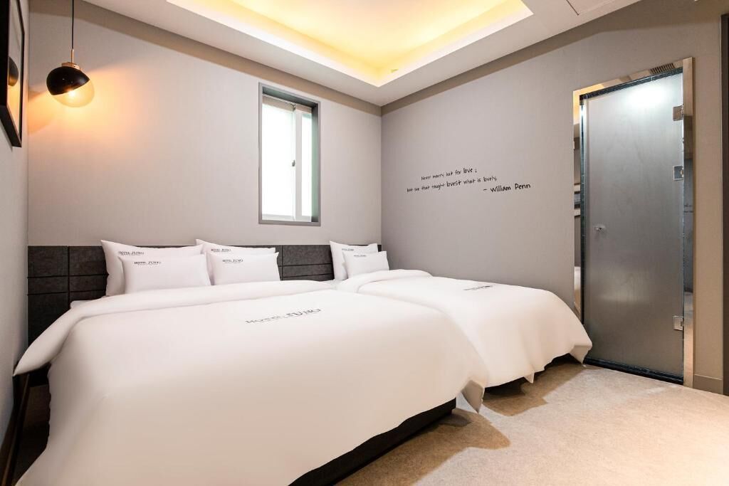 Laptop workspace, free WiFi