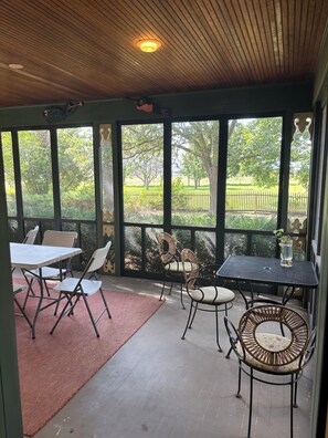 Dining - Tranquil 4-bedroom farmhouse in Caledonia (Caledonia)