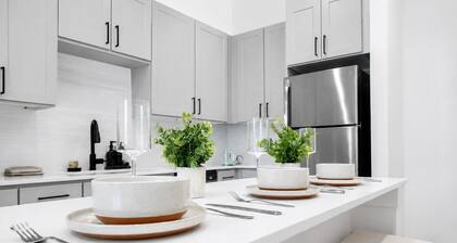 Serene WorkerFriendly Escape w/Lndry in A+Location