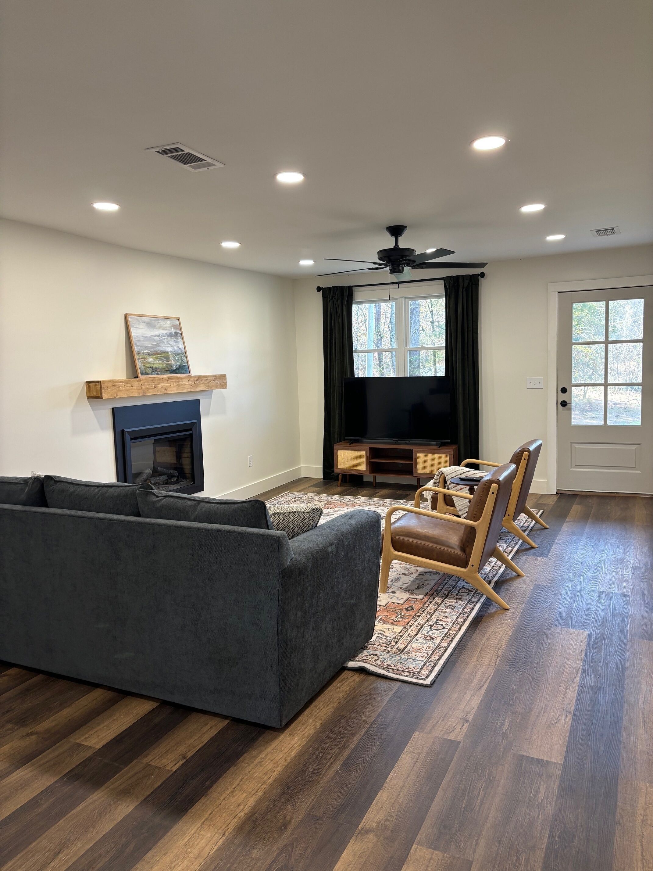 Télévision, cheminée