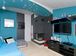 4 habitaciones y tabla de planchar con plancha 