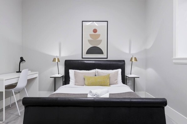 Apartment | 2 bedrooms - Cosy 2-bed Basement Suite in Quiet Neighbourhood (Delta)