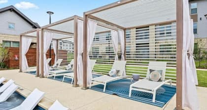 Modern Stay WorkerFriendly Home w/Lndry GYM & Pool