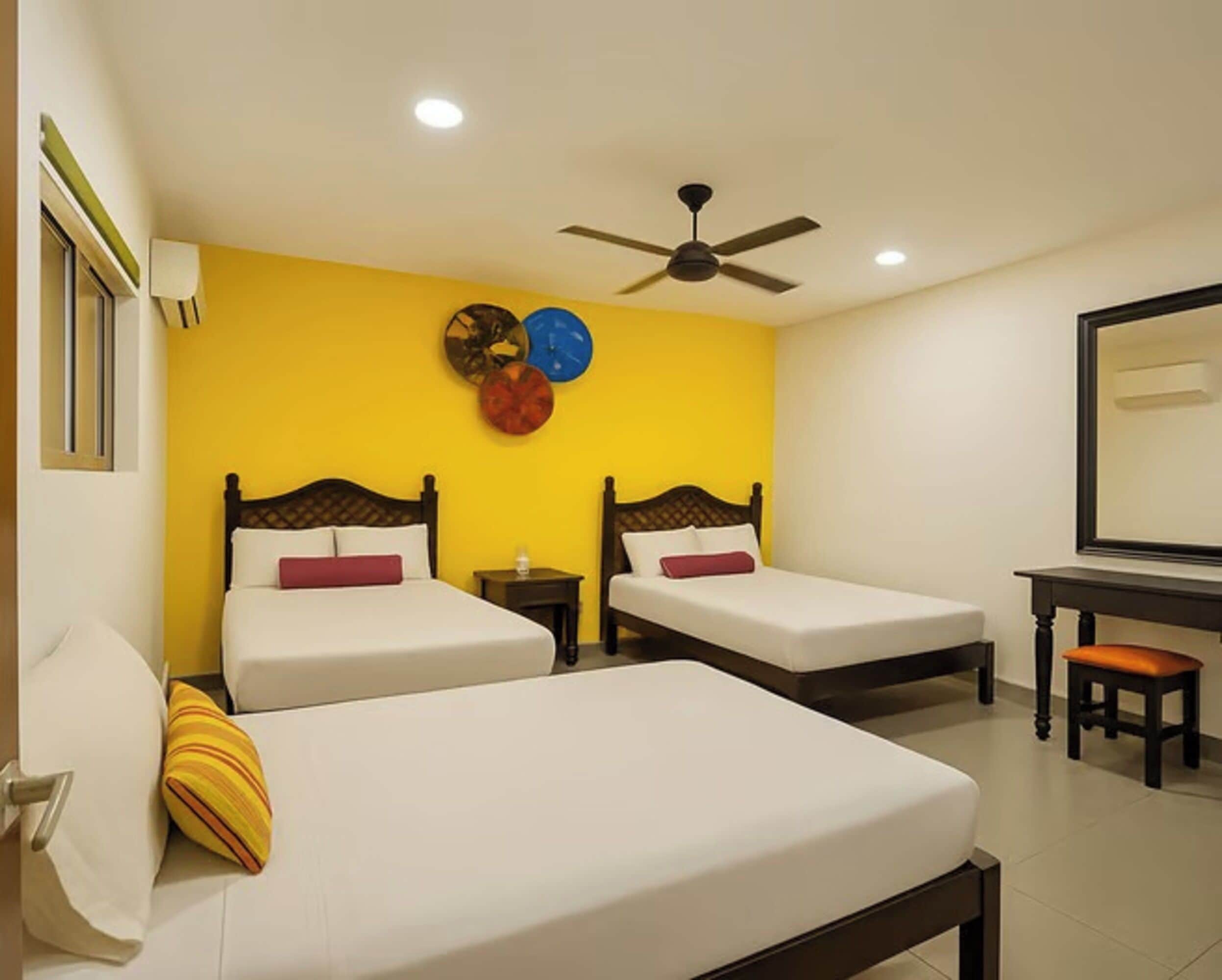 Family Room | Desk, laptop workspace, iron/ironing board, free WiFi