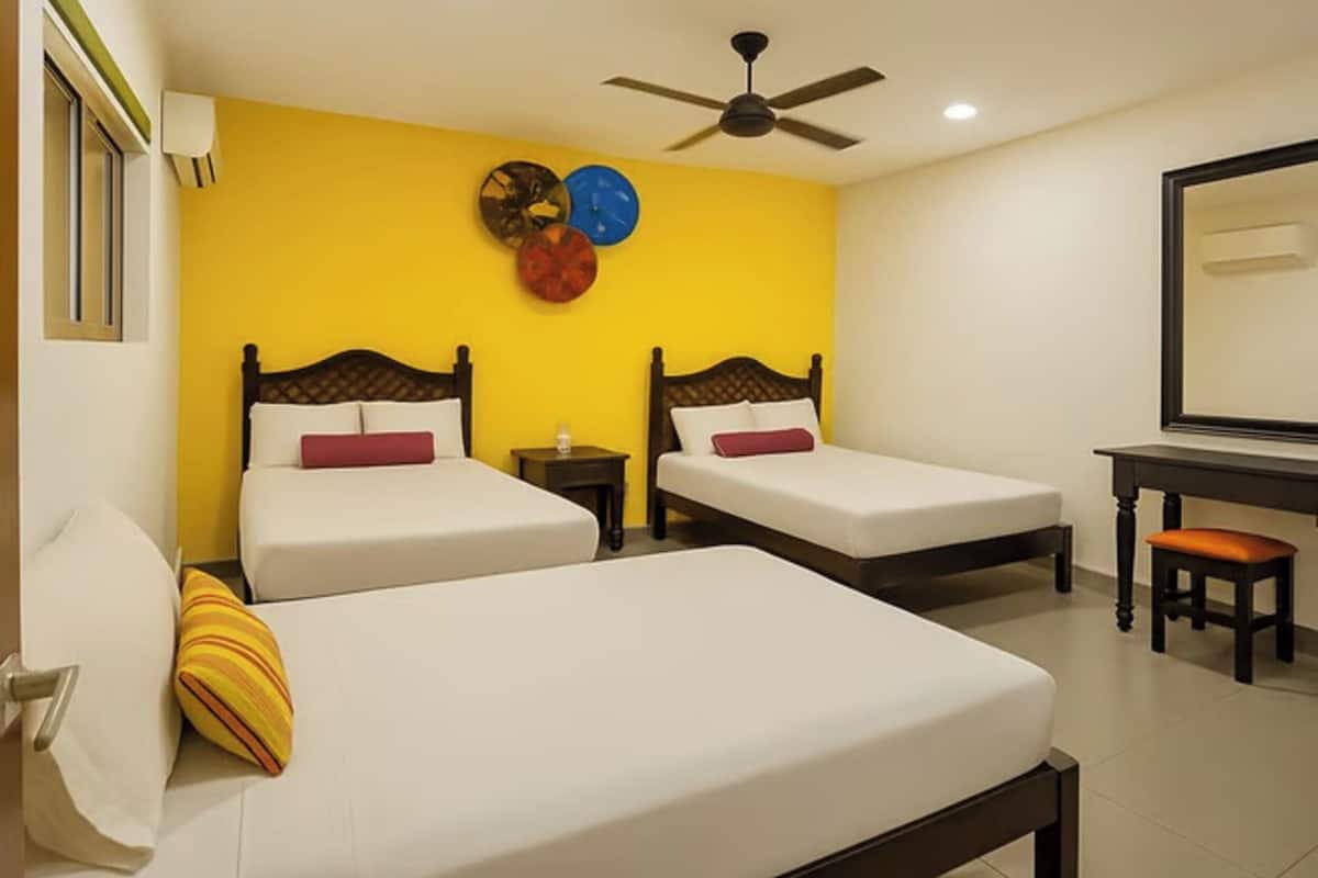 Family Room | Desk, laptop workspace, iron/ironing board, free WiFi