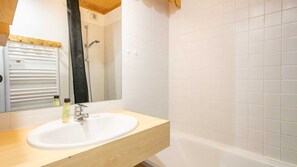 Apartment | Bathroom - Peaceful Alpine Escape, Risoul (Risoul)