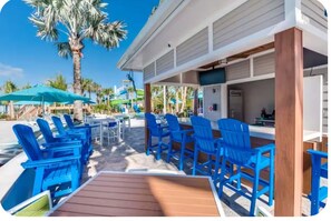 Outdoor dining - Excellent 5-bedroom house with AC in charming Clermont (Clermont)