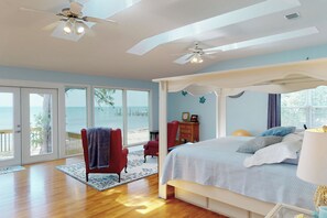 4 bedrooms, iron/ironing board, travel cot, Internet - Waterfront Family Retreat on Choctawhatchee Bay! (Freeport)