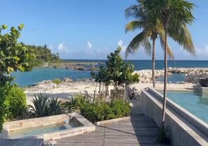 Private beach, white sand, free beach cabanas, sun loungers - VILLAS MIA FRONT BEACH  (Xpu-Ha)