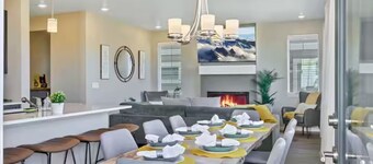 Family Friendly 5BR Mountain Views & Game Room with AC