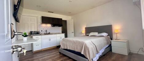 Iron/ironing board, WiFi