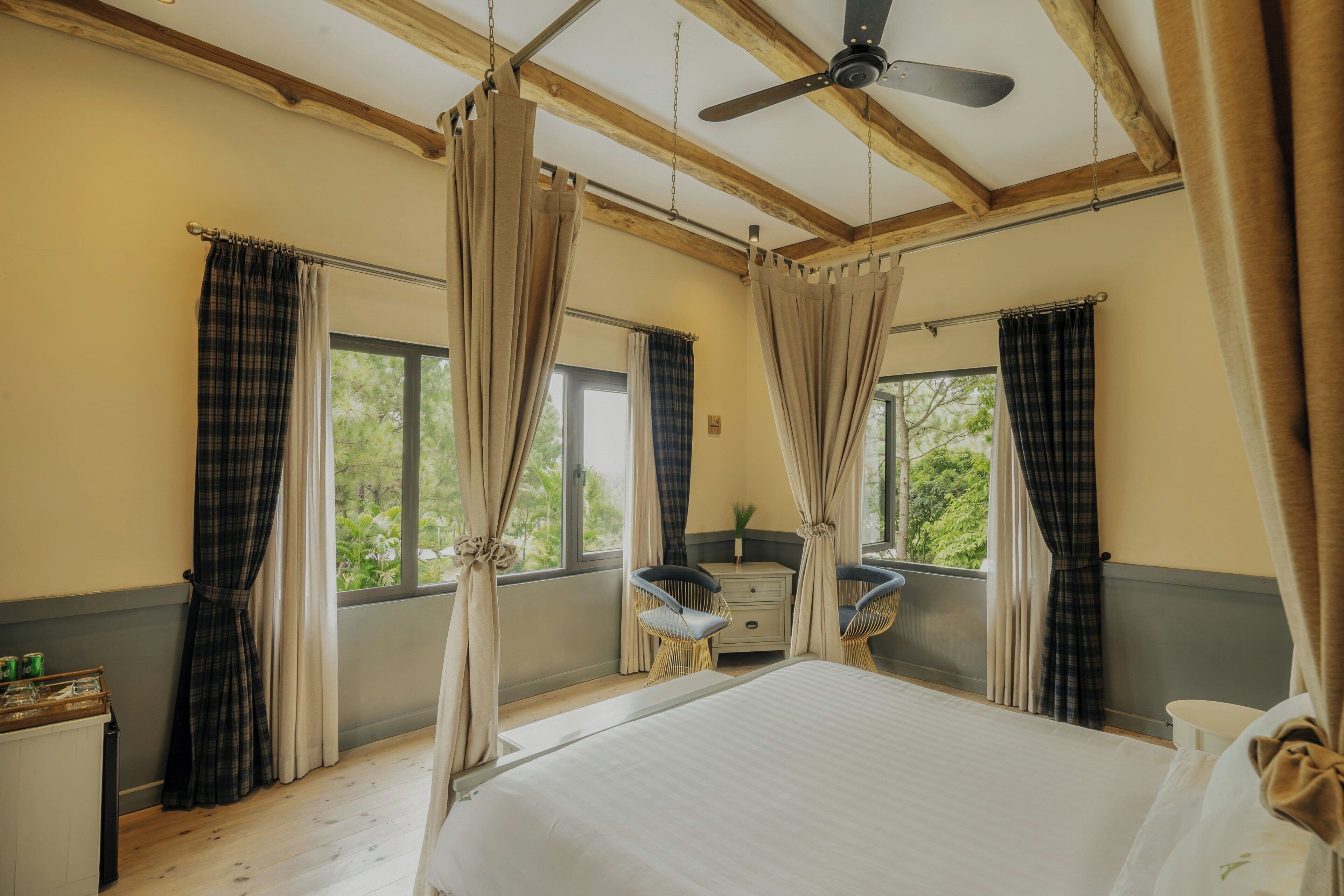 Deluxe Room, Pool View