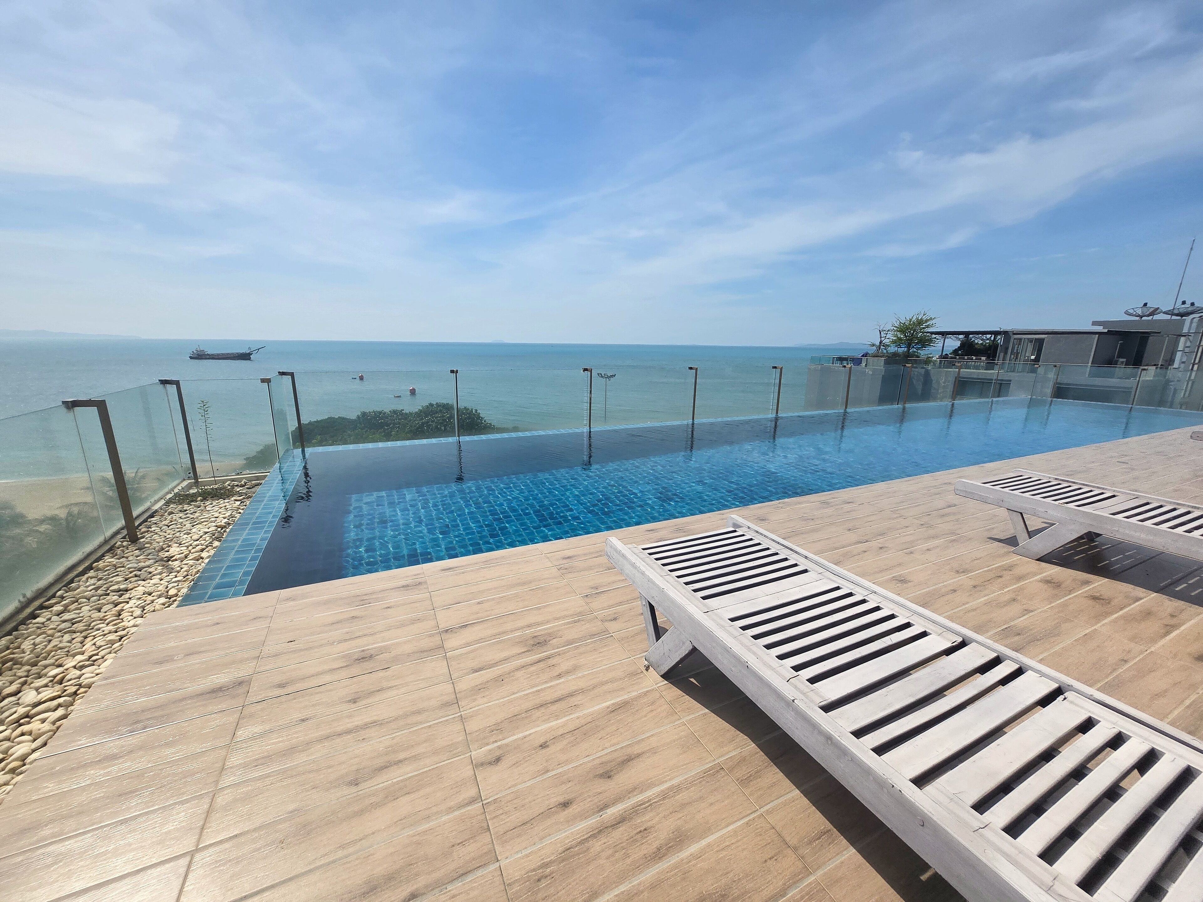 Outdoor pool, pool loungers