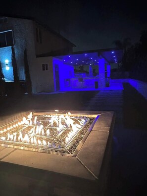 Property grounds - Glendora Super House! (Glendora)