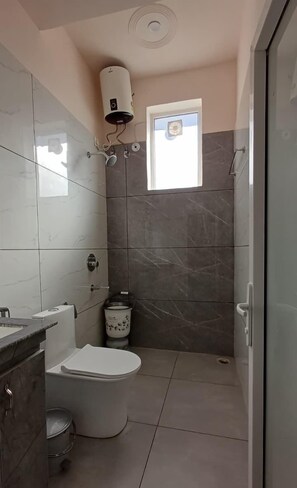 Classic Room | Bathroom