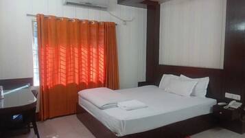 Desk, free WiFi, bed sheets