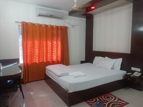 Desk, free WiFi, bed sheets