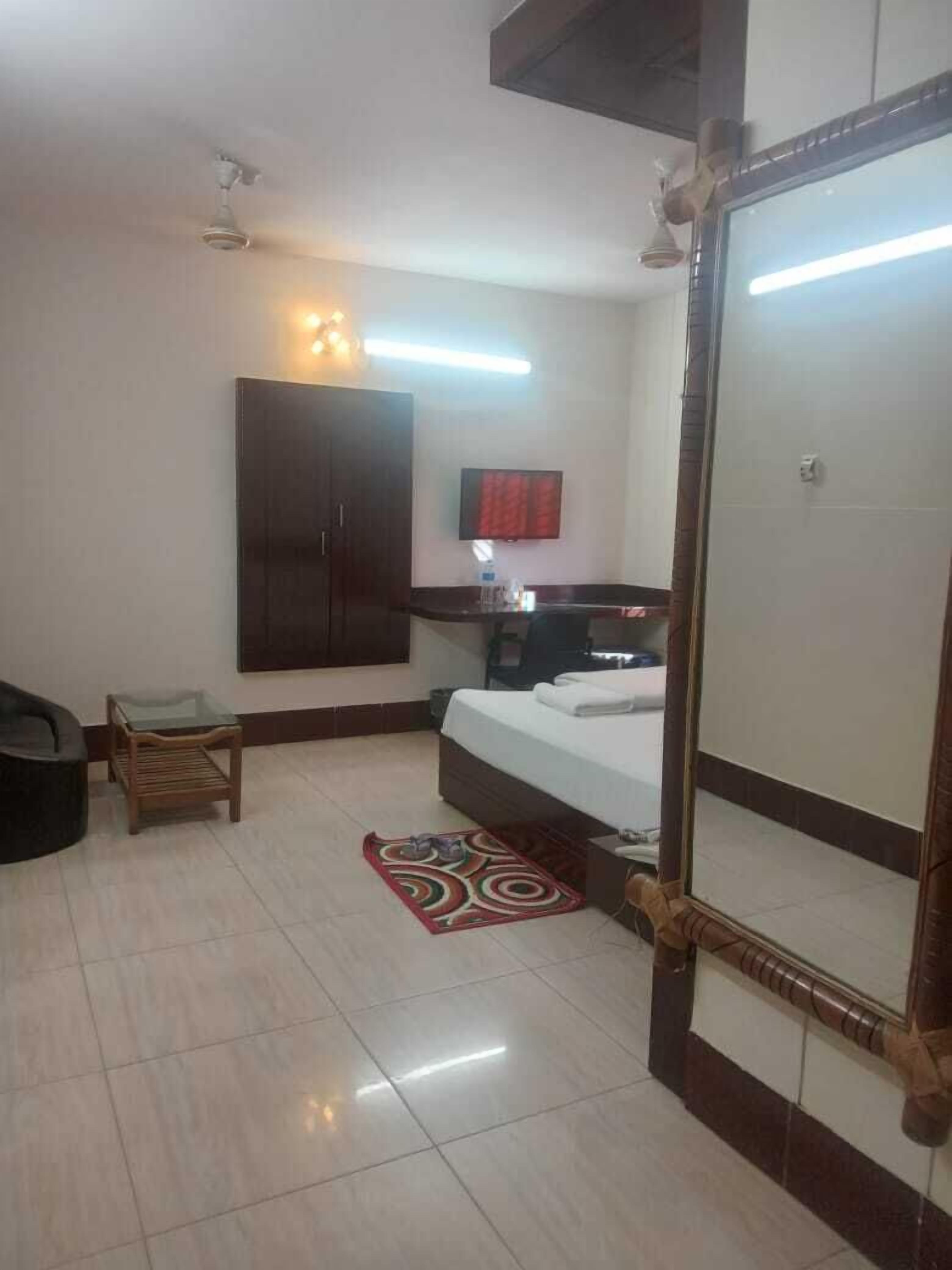 Bureau, Wi-Fi gratuit, draps fournis