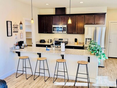 Spacious Reno House with 4 Bedrooms & Garage