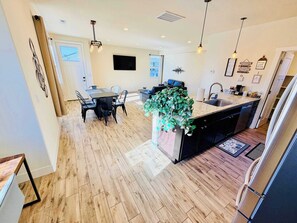 Dining - Spacious Reno House with 4 Bedrooms & Garage (Reno)