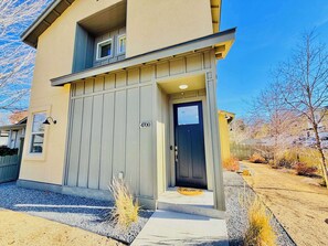 Exterior detail - Spacious Reno House with 4 Bedrooms & Garage (Reno)