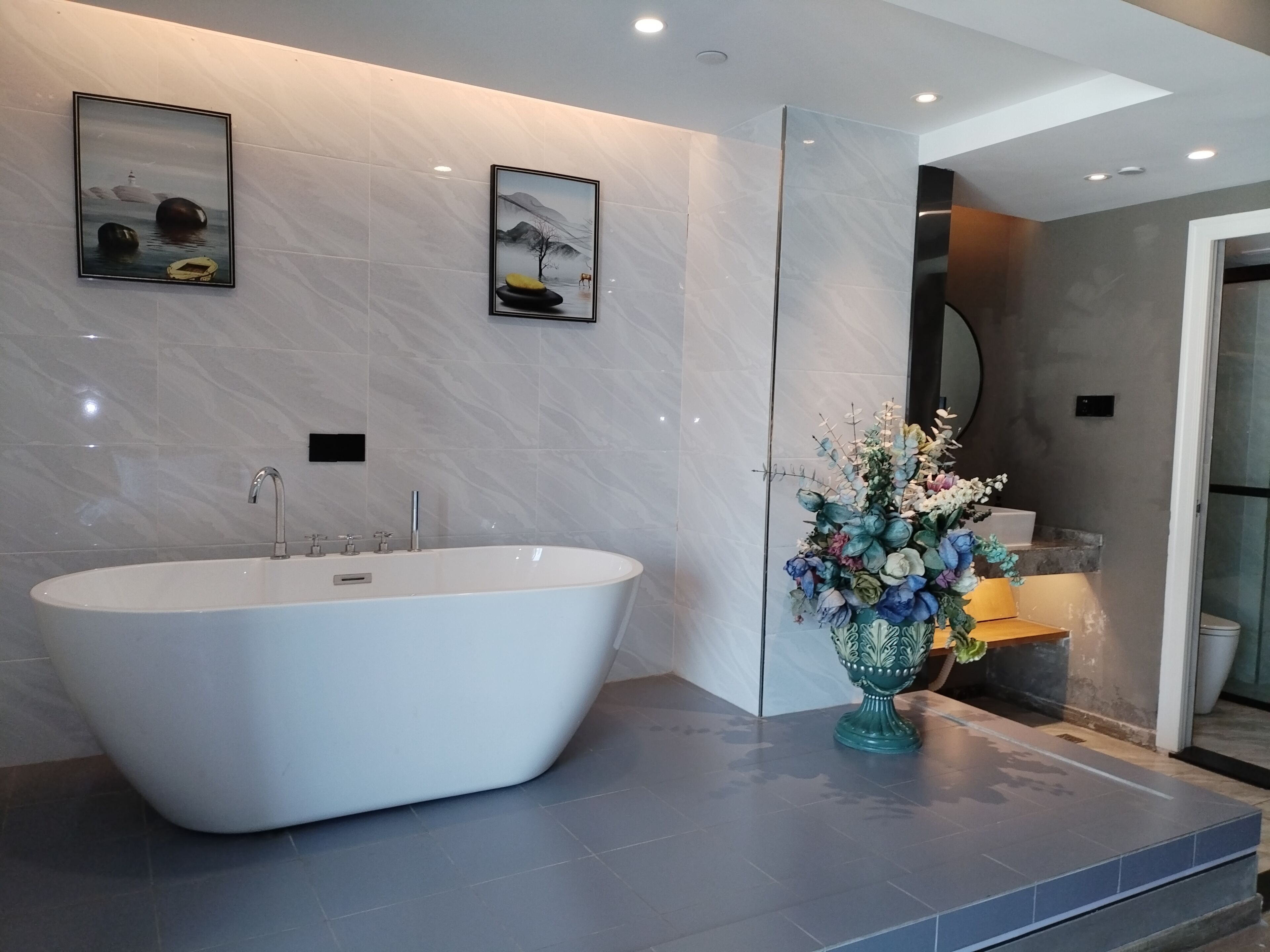 Classic Double Room, City View | Bathroom